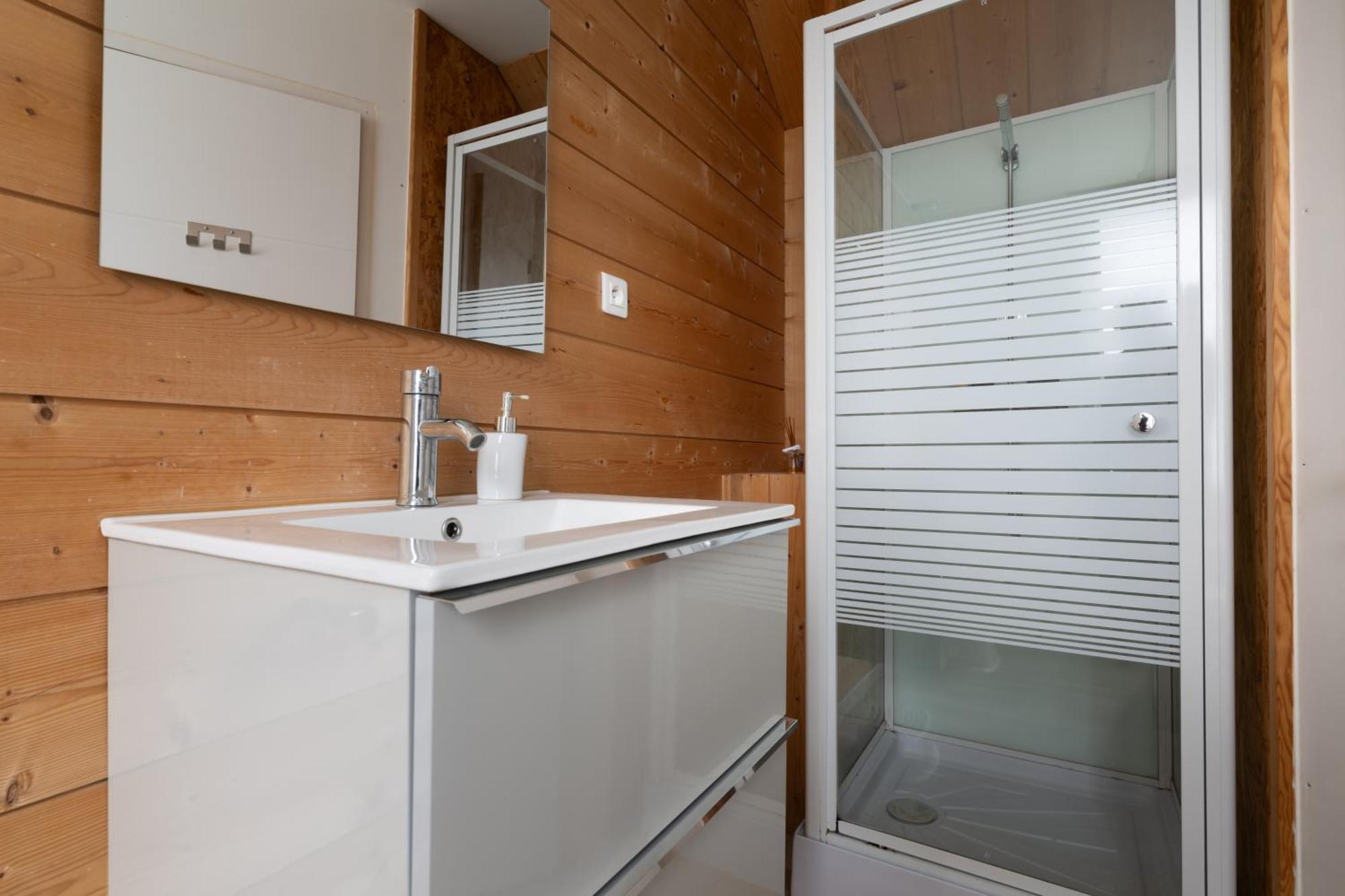 Le Reflet Des Pyrenees Apartment บาญเญอ-เดอ-บีกอร์ ภายนอก รูปภาพ